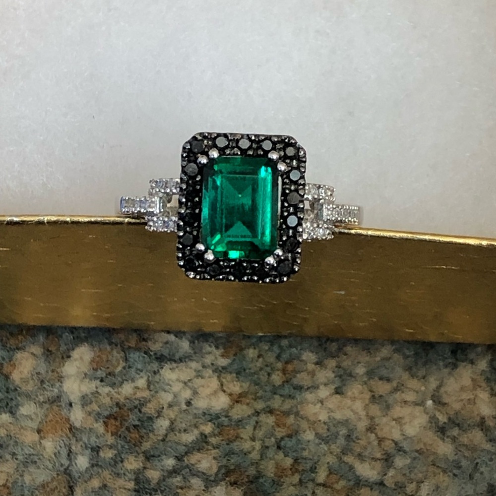 Diamond Emerald Ring